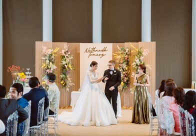 คุณแนนและคุณโทมัส