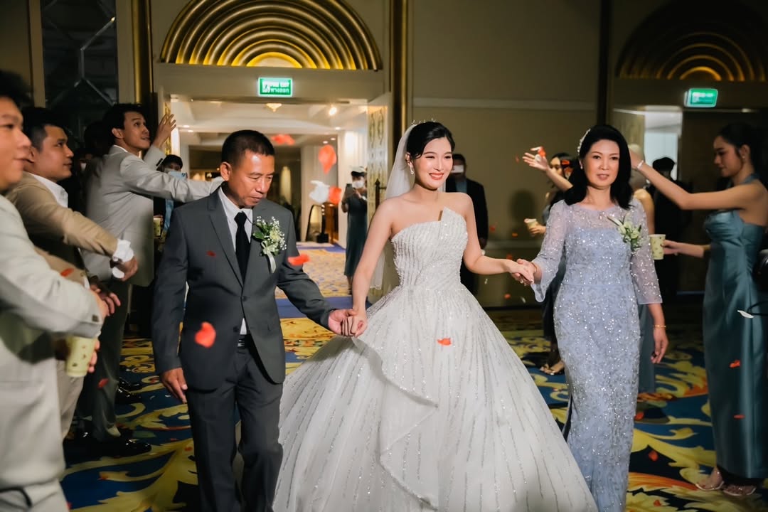 คุณมิ้นท์และคุณพีท