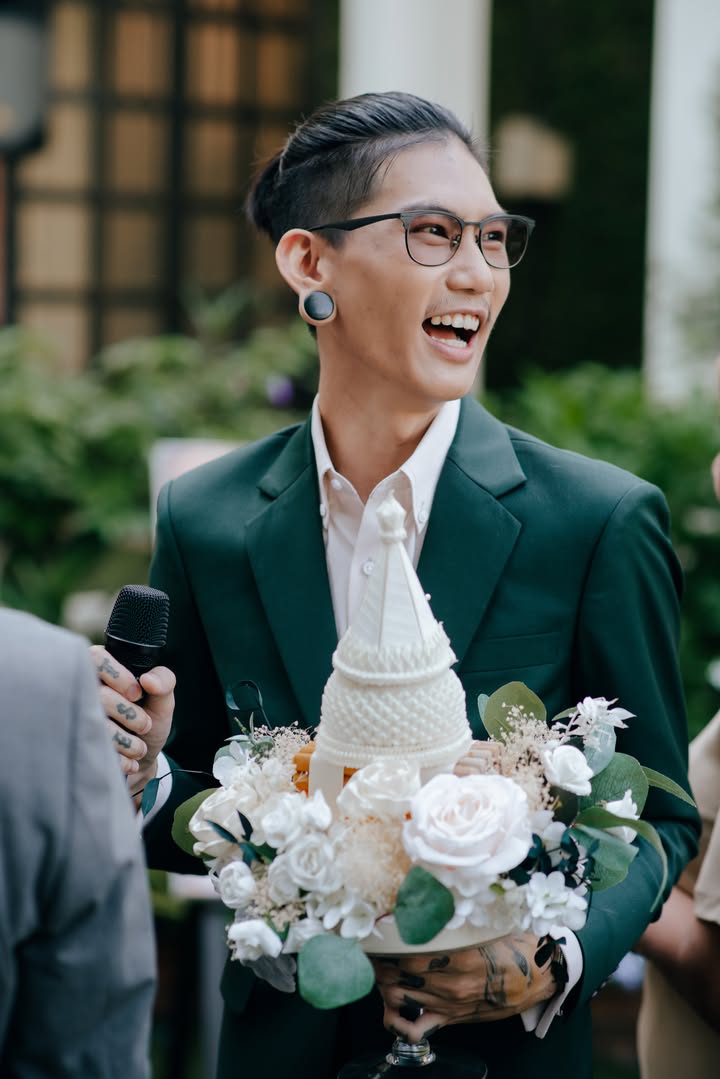 คุณบุษและคุณโอม