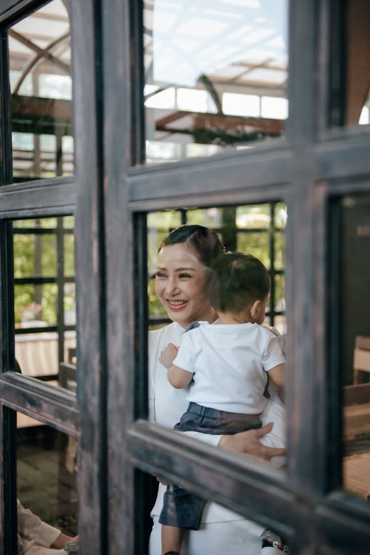 คุณบุษและคุณโอม