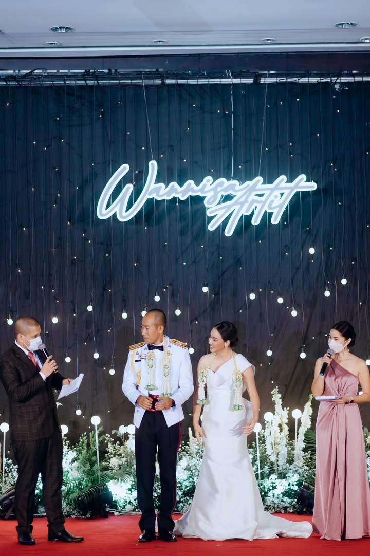 คุณกวางและคุณม้อย