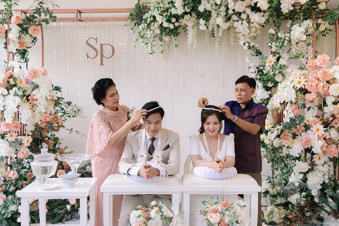 คุณบัวและคุณเอก