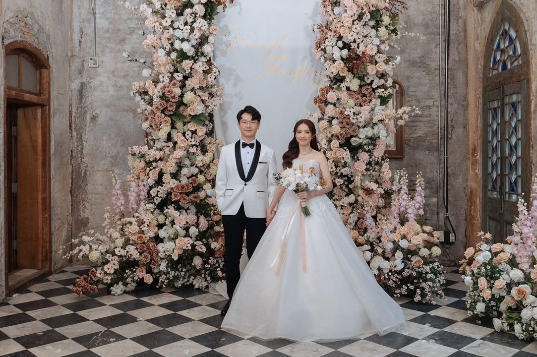 คุณเมย์และคุณแบงค์
