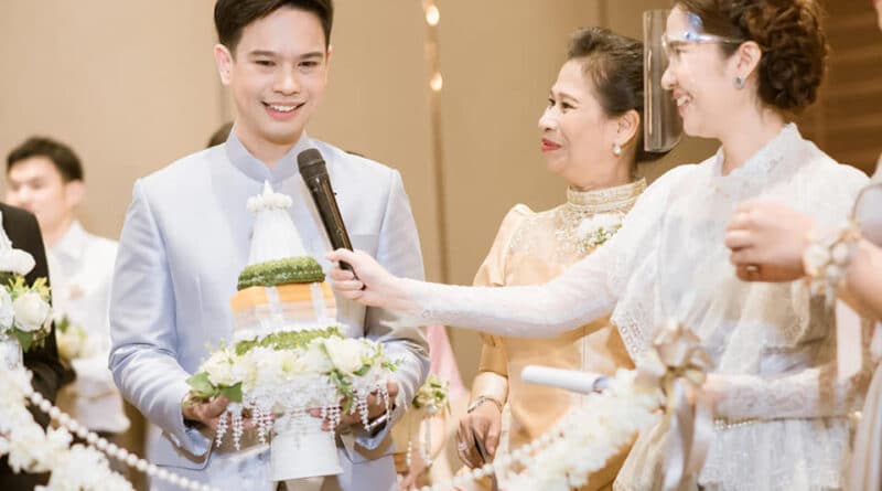 คุณเอและคุณกฤษ