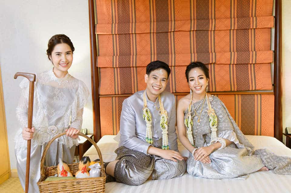 คุณเอและคุณกฤษ