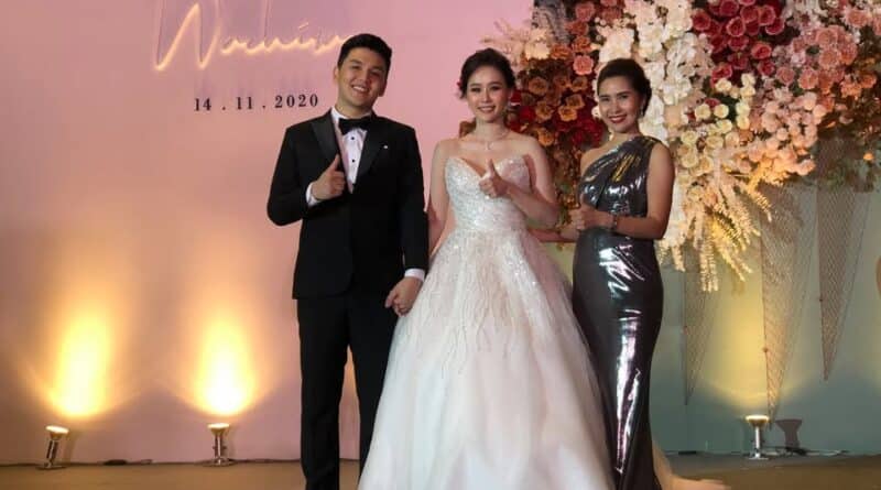 คุณดลนี่และคุณแบงค์