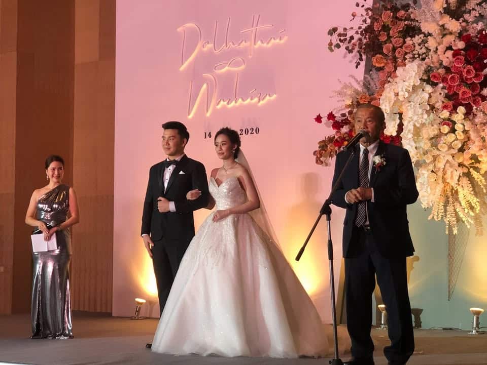 คุณดลนี่และคุณแบงค์