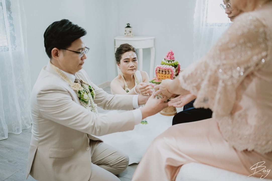คุณเพ็ญและคุณอั้ม