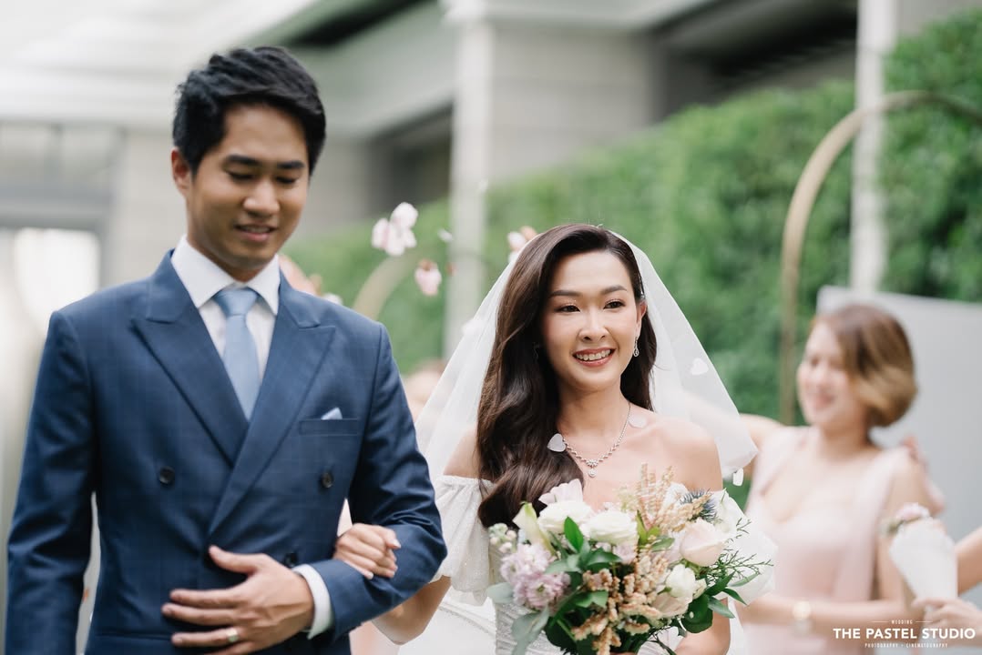 คุณพลอยและคุณนนท์