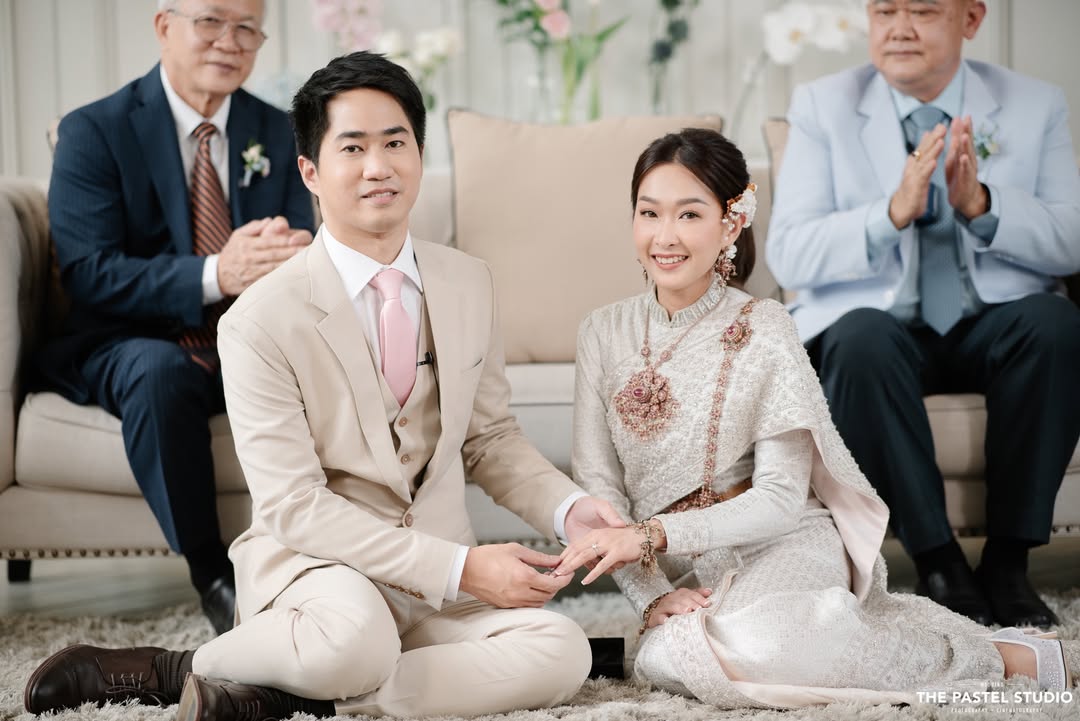 คุณพลอยและคุณนนท์