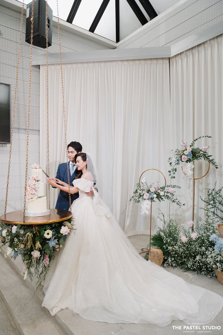 คุณพลอยและคุณนนท์